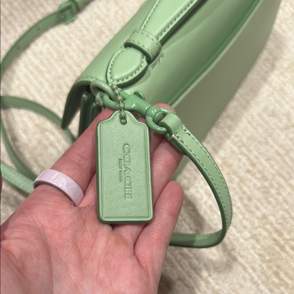 Coach Juno Crossbody in Glovetan leather and color Pale Pistacio - Picture 6 of 15